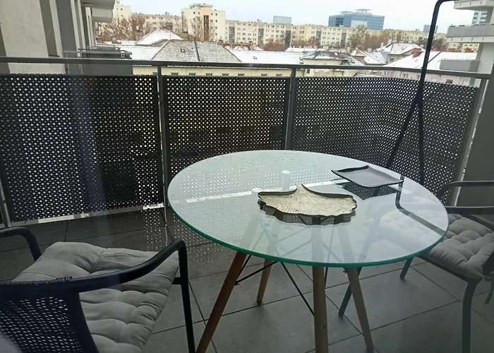 Duna Apartment, Freegarage, 2Room, Smarttv,Dishwasher,Ac From July 4Th